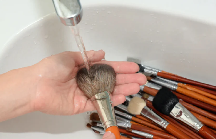 care of Beauty brushes.png